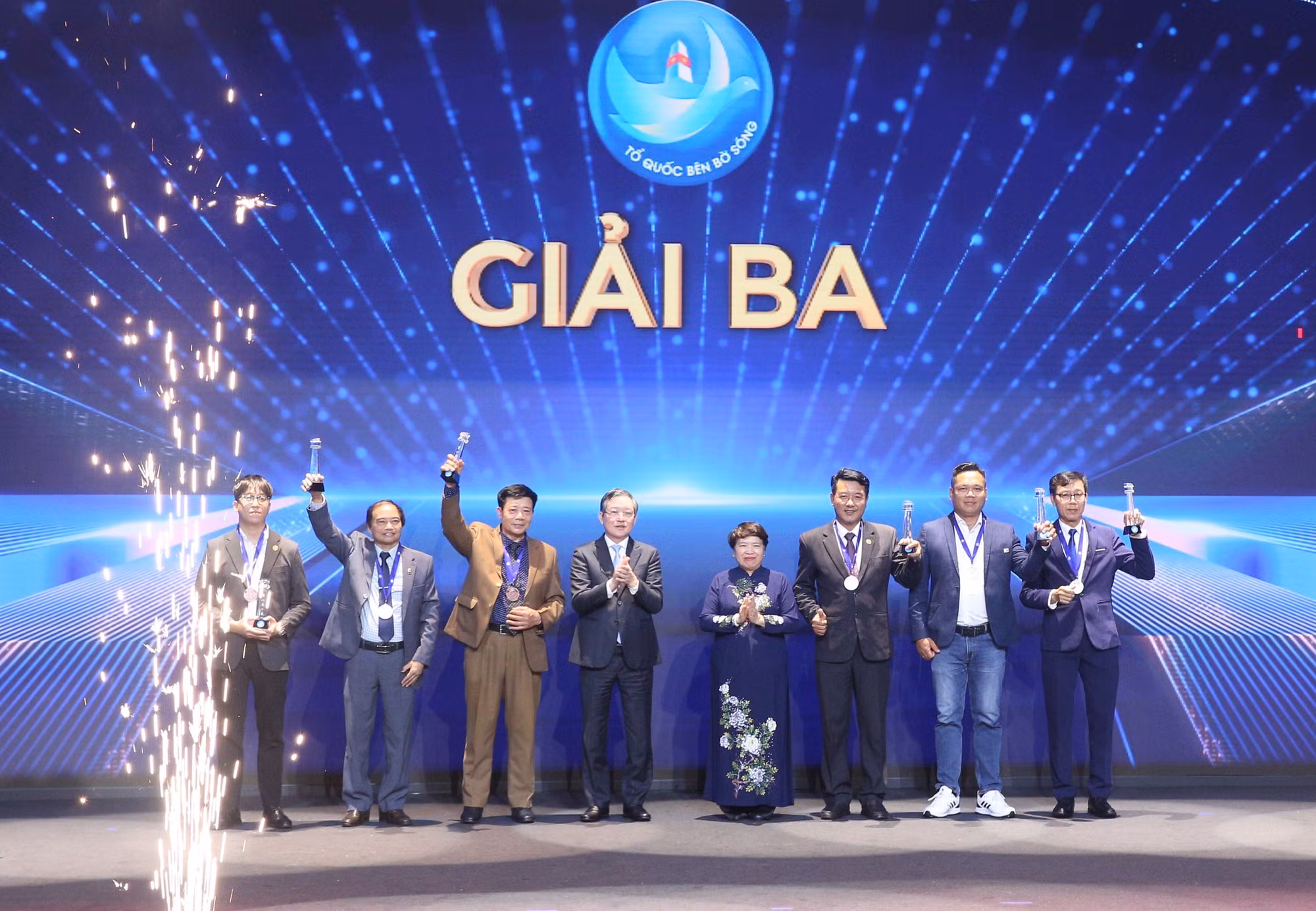 Trao giải -0