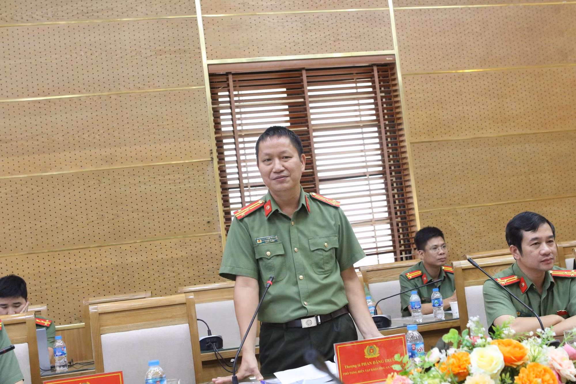 Hoàn thiện lý luận và nâng cao hiệu quả công tác truyền thông chính sách đảm bảo ANTT -0