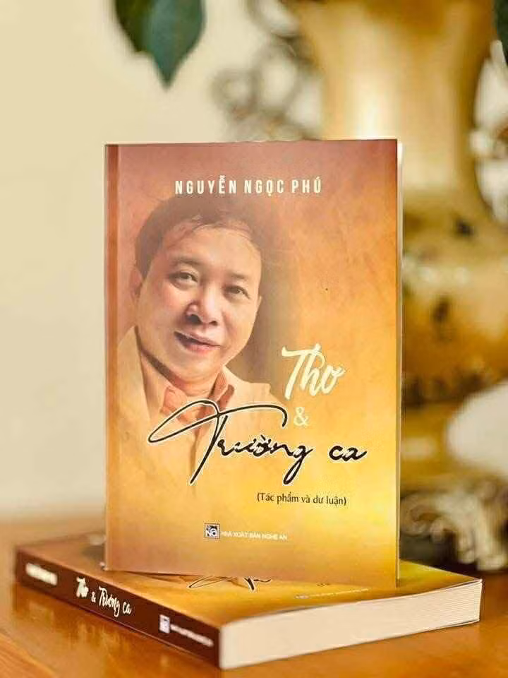 Những câu thơ chạm linh hồn của biển -0
