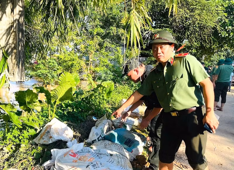 Bộ Công an chỉ đạo công tác ứng phó lụt bão tại địa bàn bị ảnh hưởng nặng nề trong đợt lũ lịch sử -4