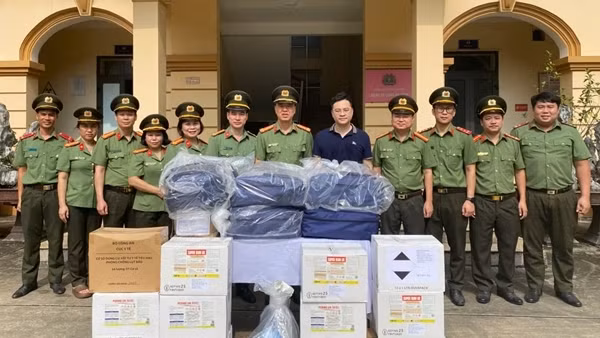 Hỗ trợ Bệnh xá Công an tỉnh Thái Nguyên khắc phục hậu quả lũ lụt