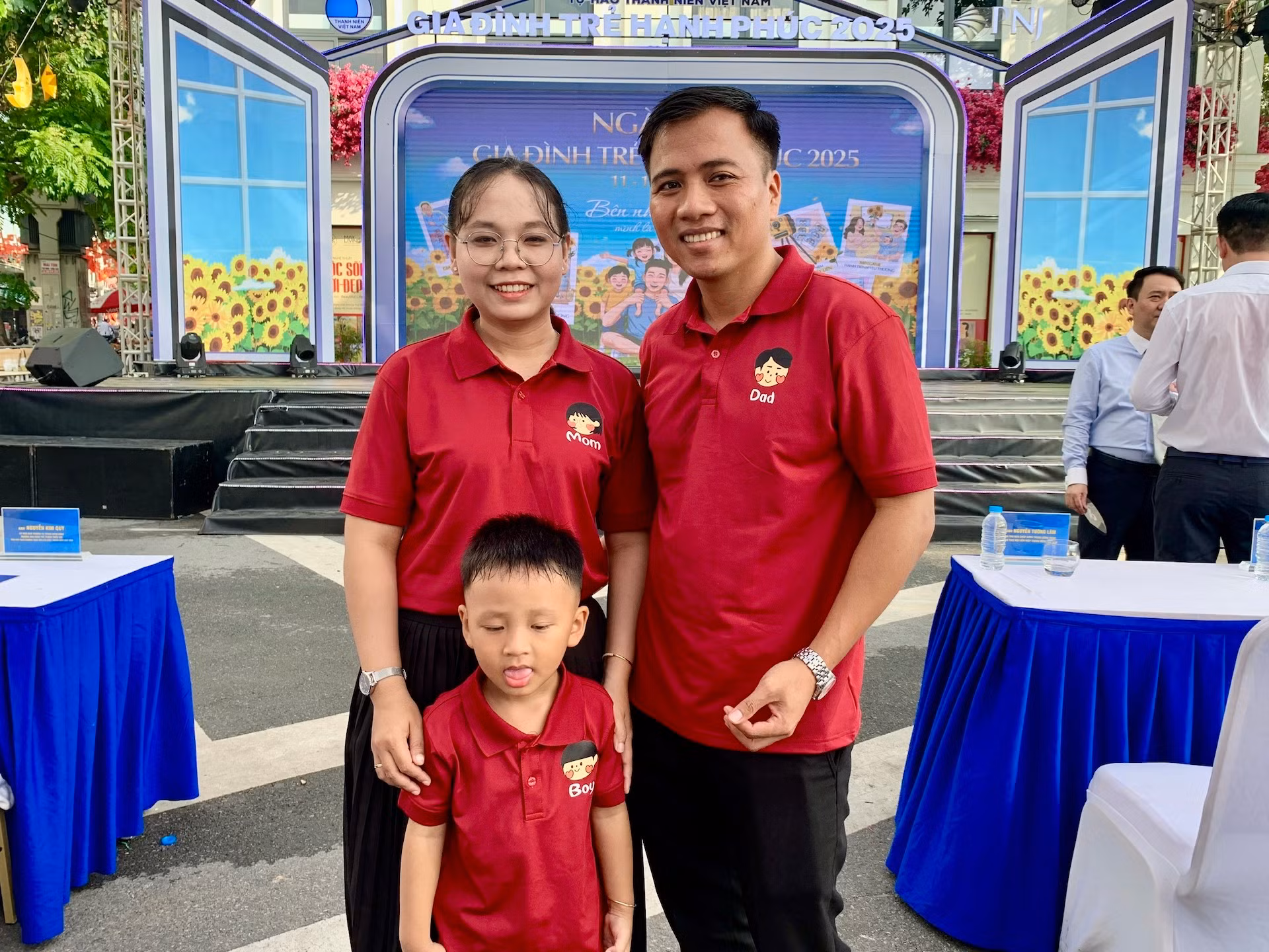 Hai gia đình chiến sĩ Công an được tuyên dương “Gia đình trẻ hạnh phúc