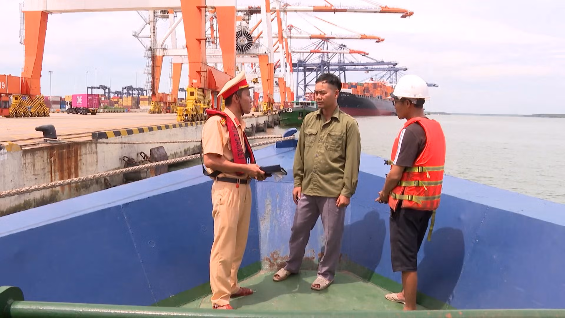 Giữ vững bình yên thành phố - bảo đảm ANTT phục vụ Đại hội Đảng bộ TP Hồ Chí Minh -8