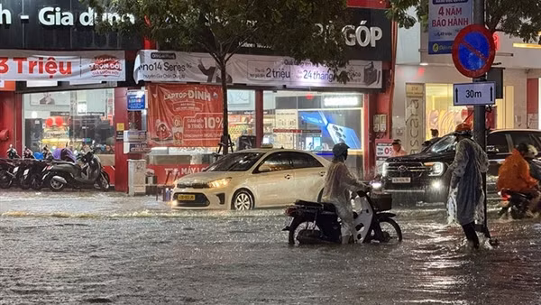 Làm gì để “Thành phố đáng sống” thoát cảnh… mưa lớn là ngập?