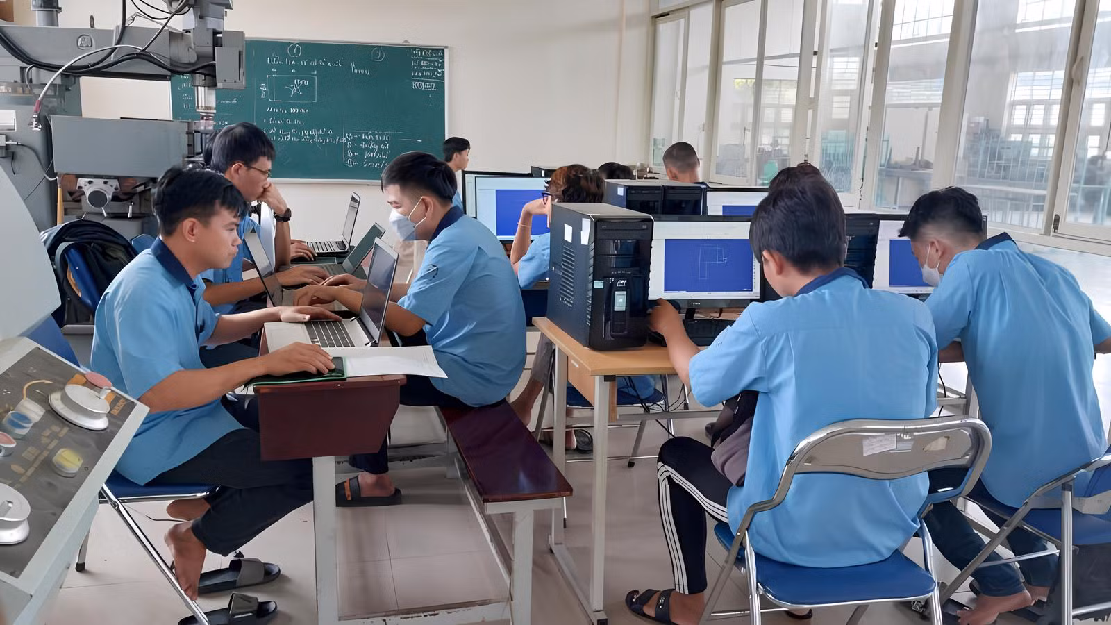Giải quyết bài toán khan hiếm nhân lực trình độ cao -0