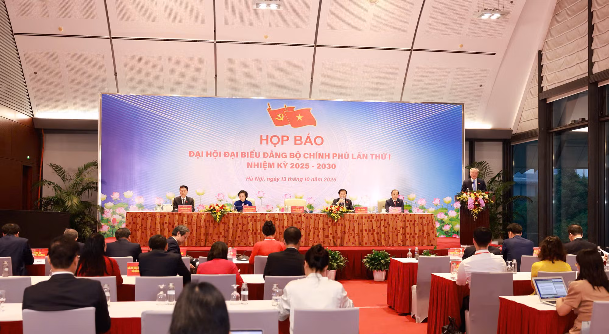Phó Thủ tướng Nguyễn Hoà Bình: Nhiều thách thức nhân dân chờ đợi, Chính phủ phải khắc phục bằng được -0
