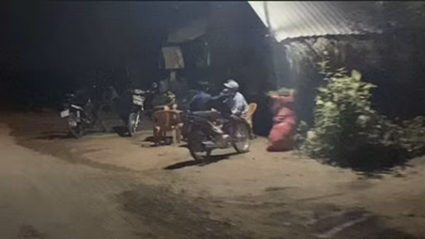 Đi chợ hàng lậu ở bên kia biên giới