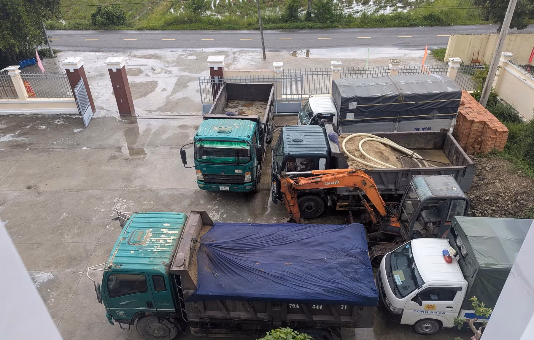 Công an xã Diên Thọ ráo riết truy chặn nạn khai thác khoáng sản trái phép -0
