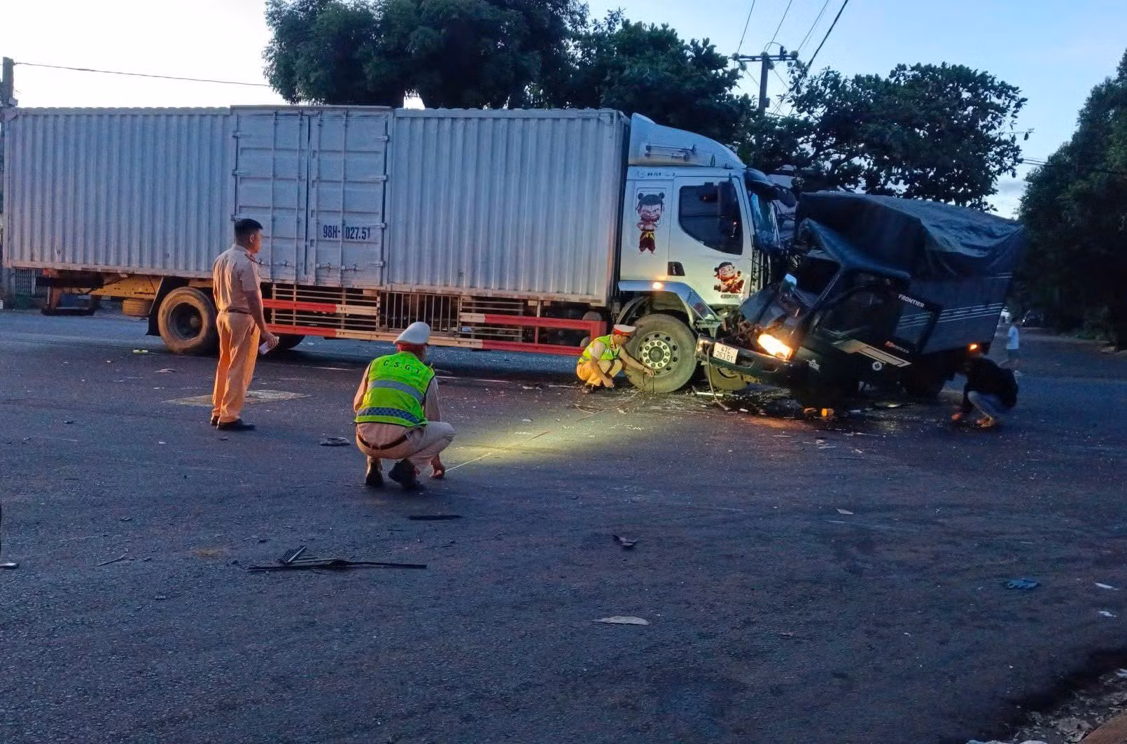 Tông xe liên hoàn trên Quốc lộ 26, một tài xế bị thương nặng -0