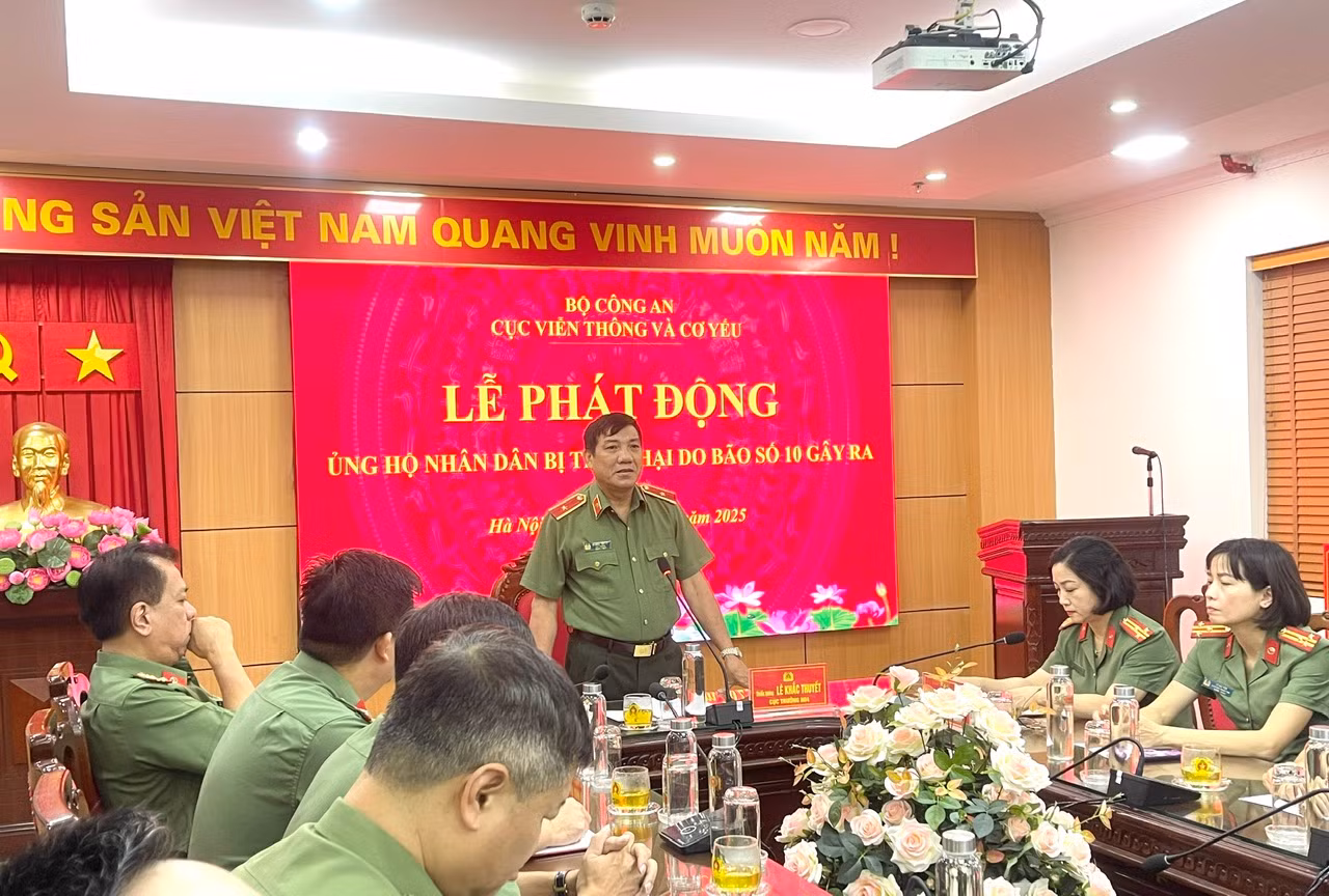 Cục Viễn thông và cơ yếu chung tay ủng hộ, chia sẻ khó khăn với đồng bào bị thiệt hại bởi bão lũ -0