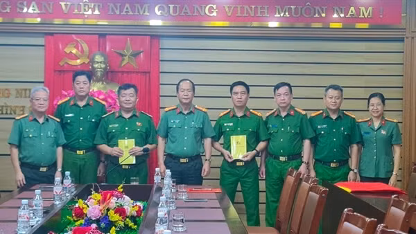 Thưởng nóng lực lượng phá án vụ giết người, cướp tài sản đặc biệt nghiêm trọng tại tỉnh Quảng Ninh