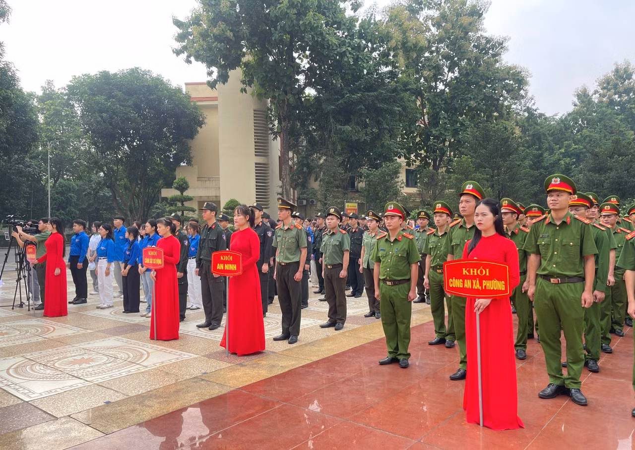Phát động hưởng ứng chiến dịch 
