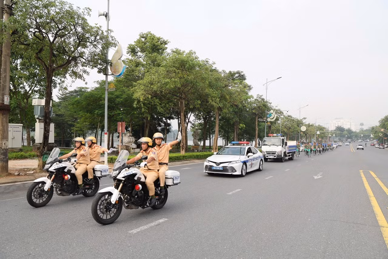 Phát động hưởng ứng chiến dịch 