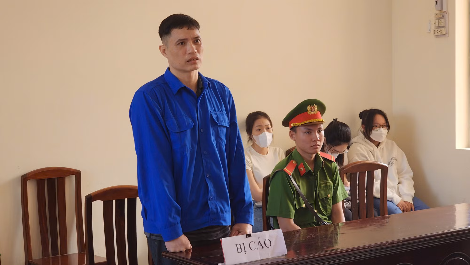 Làm vợ hờ bị sặc nước tử vong, chồng lãnh án 13 năm tù -0