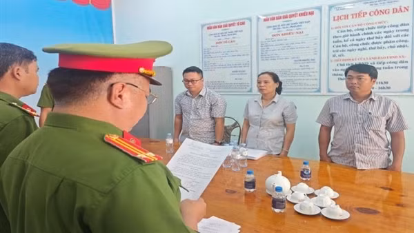 Bắt giam 3 cán bộ xã và 1 giám đốc công ty liên quan đến khai thác khoáng sản trái phép