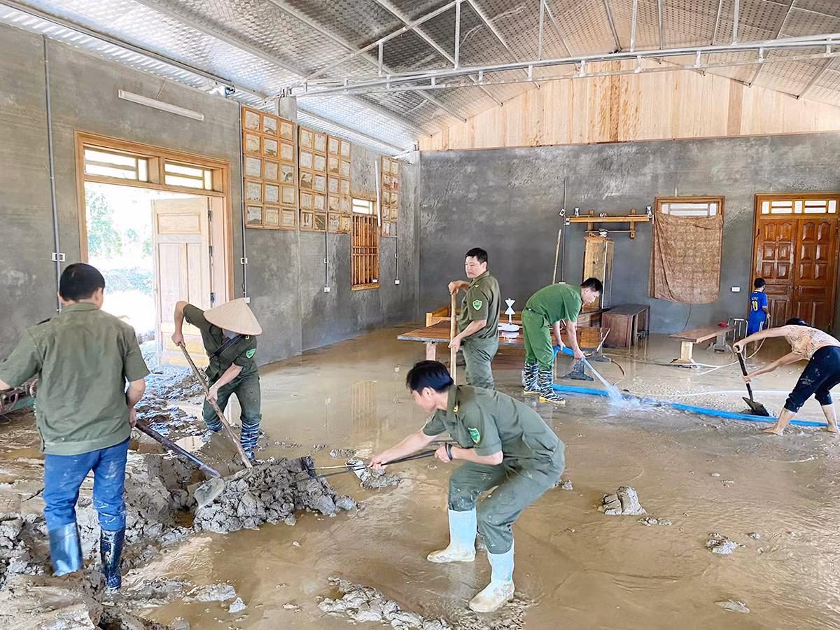Lào Cai: Nỗ lực giúp dân khắc phục hậu quả sau lũ -1
