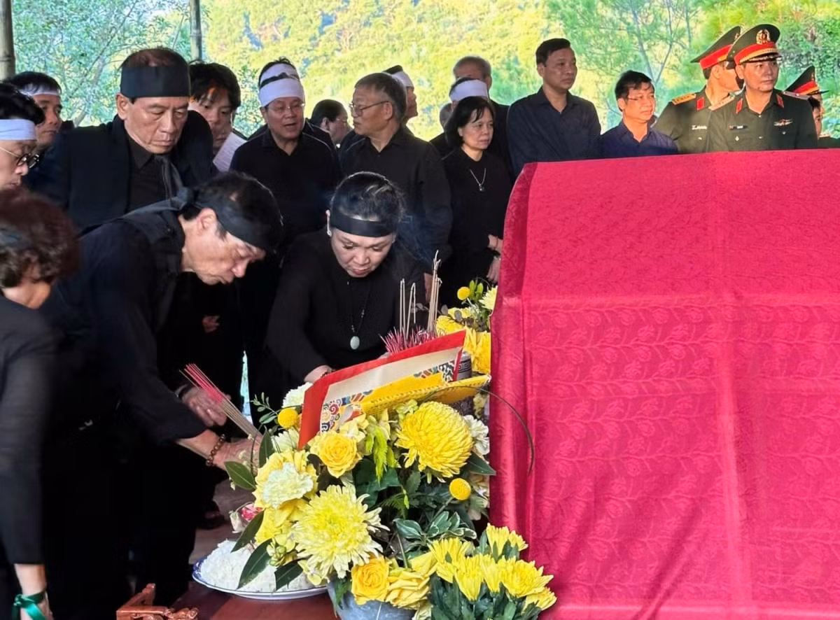 Phu nhân Đại tướng Võ Nguyên Giáp an nghỉ ở Vũng Chùa - Đảo Yến -0