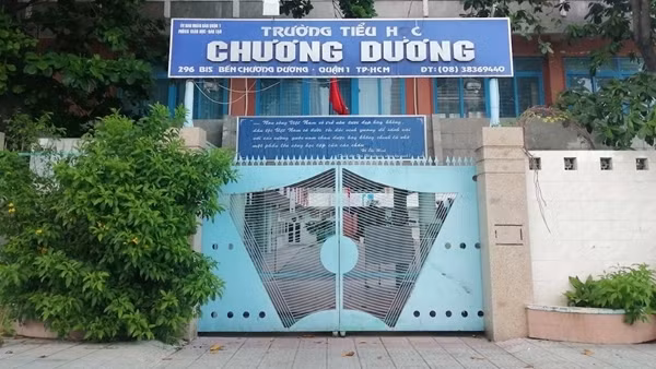 Tạm thời không bố trí lớp cho cô giáo xin tiền để mua laptop