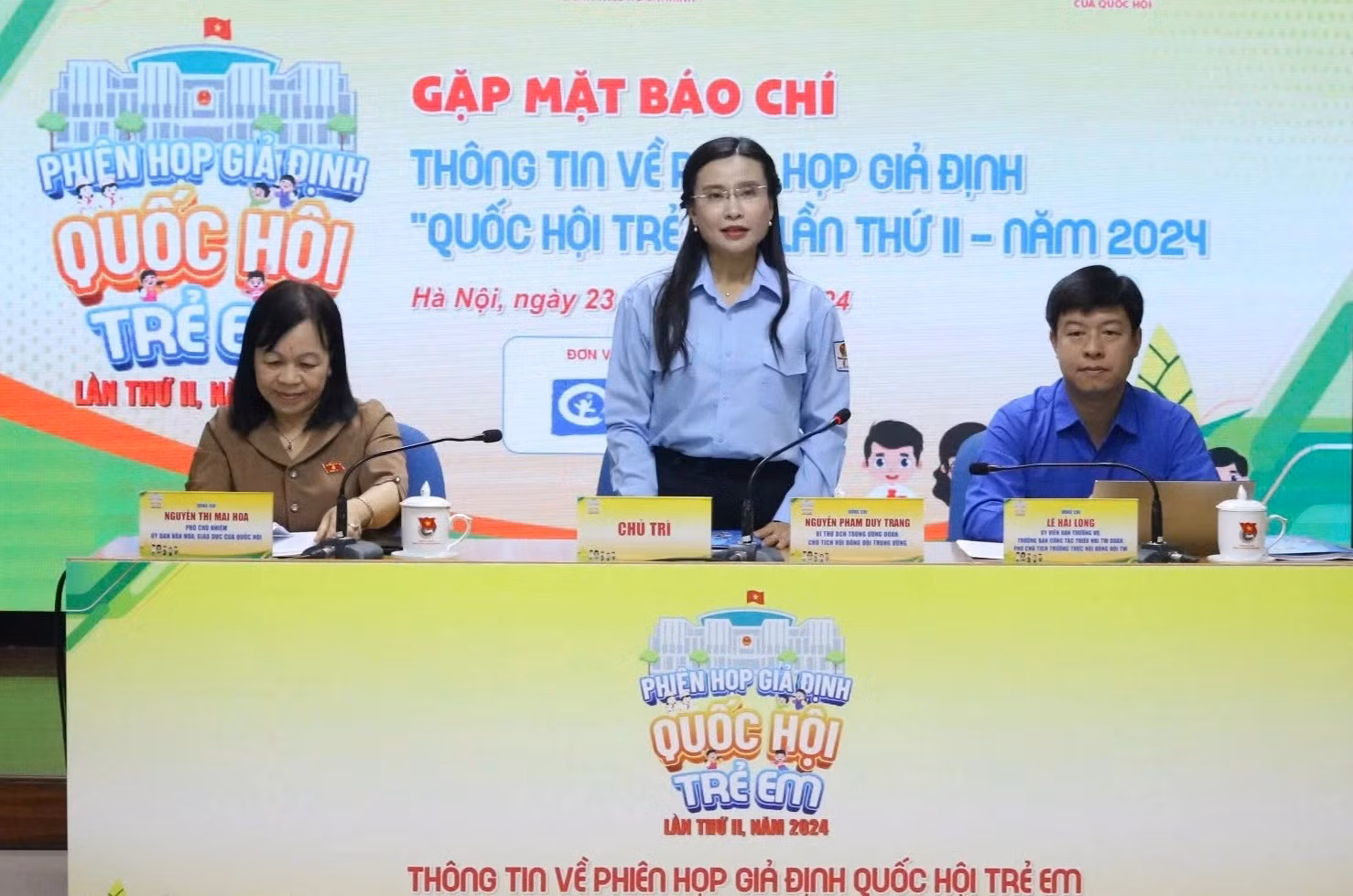 “Phòng, chống bạo lực học đường” và “Phòng, chống tác hại của thuốc lá, chất kích thích, nhất là trong môi trường học đường” là 2 chủ đề được đưa ra thảo luận tại phiên họp.