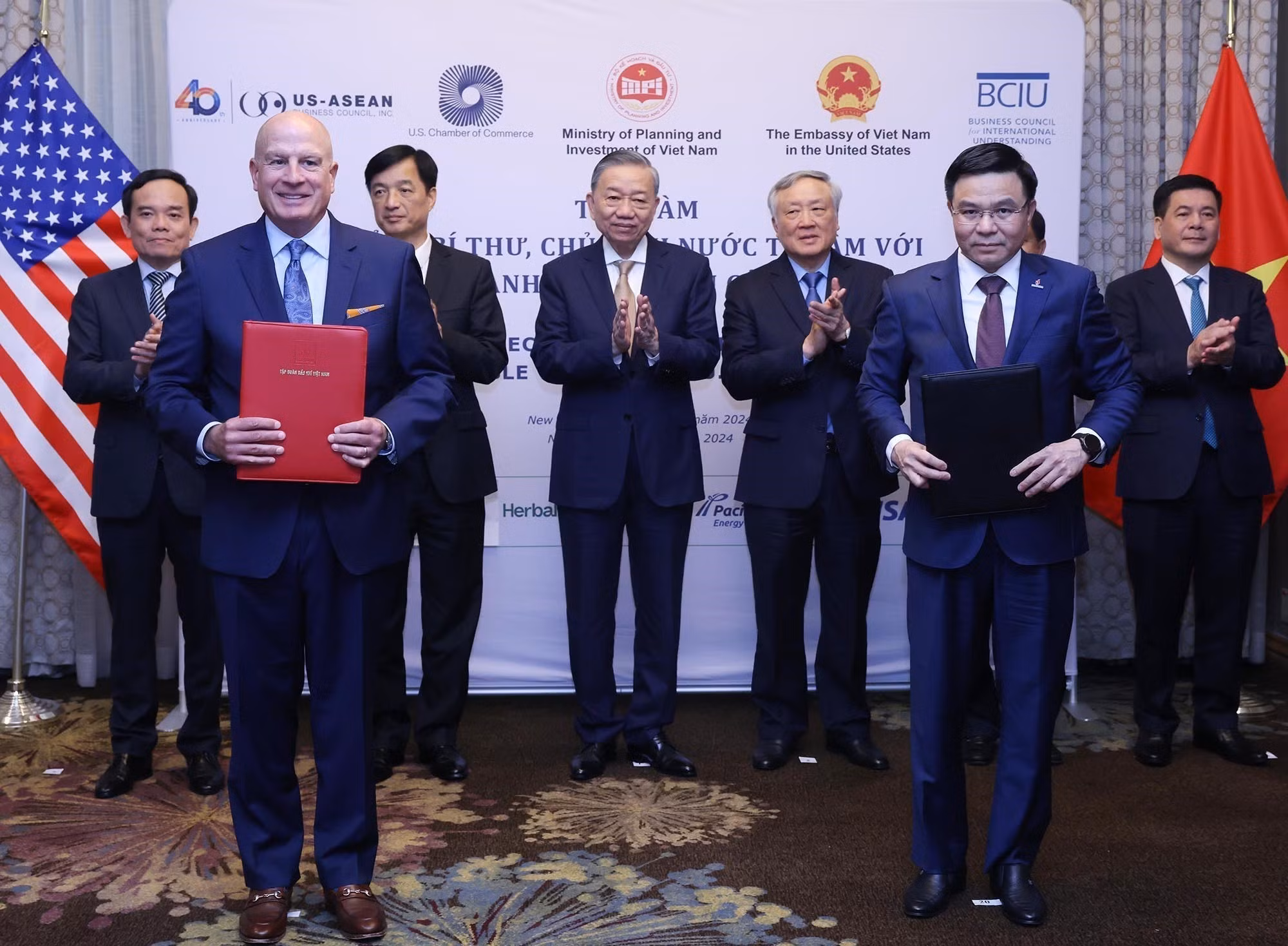 Petrovietnam ký kết hợp tác với các đối tác Hoa Kỳ về chuyển đổi số và năng lượng bền vững -0
