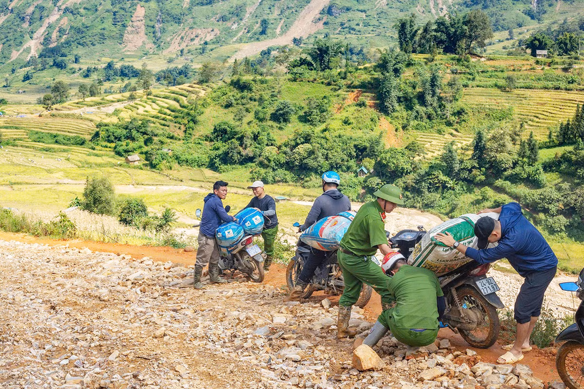 Lào Cai: Nỗ lực giúp dân khắc phục hậu quả sau lũ -1