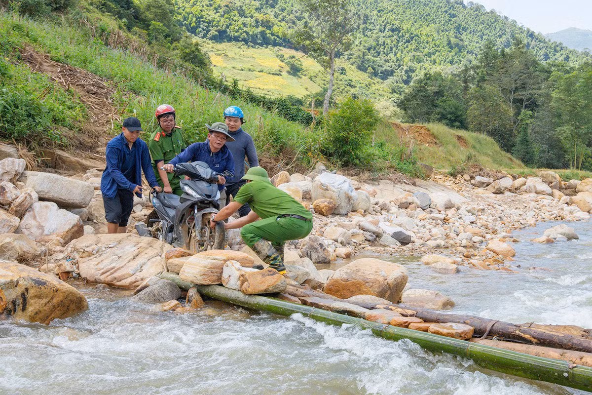 Lào Cai: Nỗ lực giúp dân khắc phục hậu quả sau lũ -0