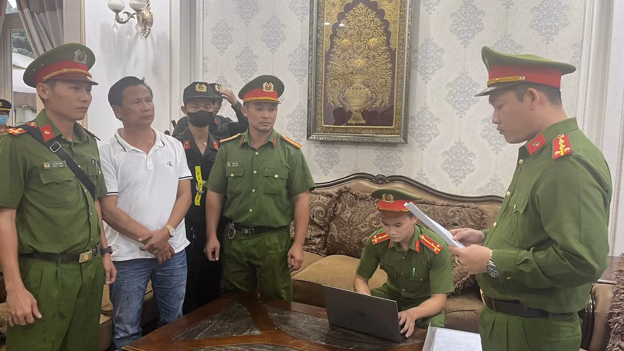 Khám xét nơi làm việc của Giám đốc Công ty TNHH Long Thái Việt -0