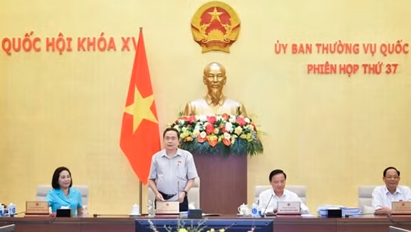 Bế mạc Phiên họp thứ 37 của Ủy ban Thường vụ Quốc hội