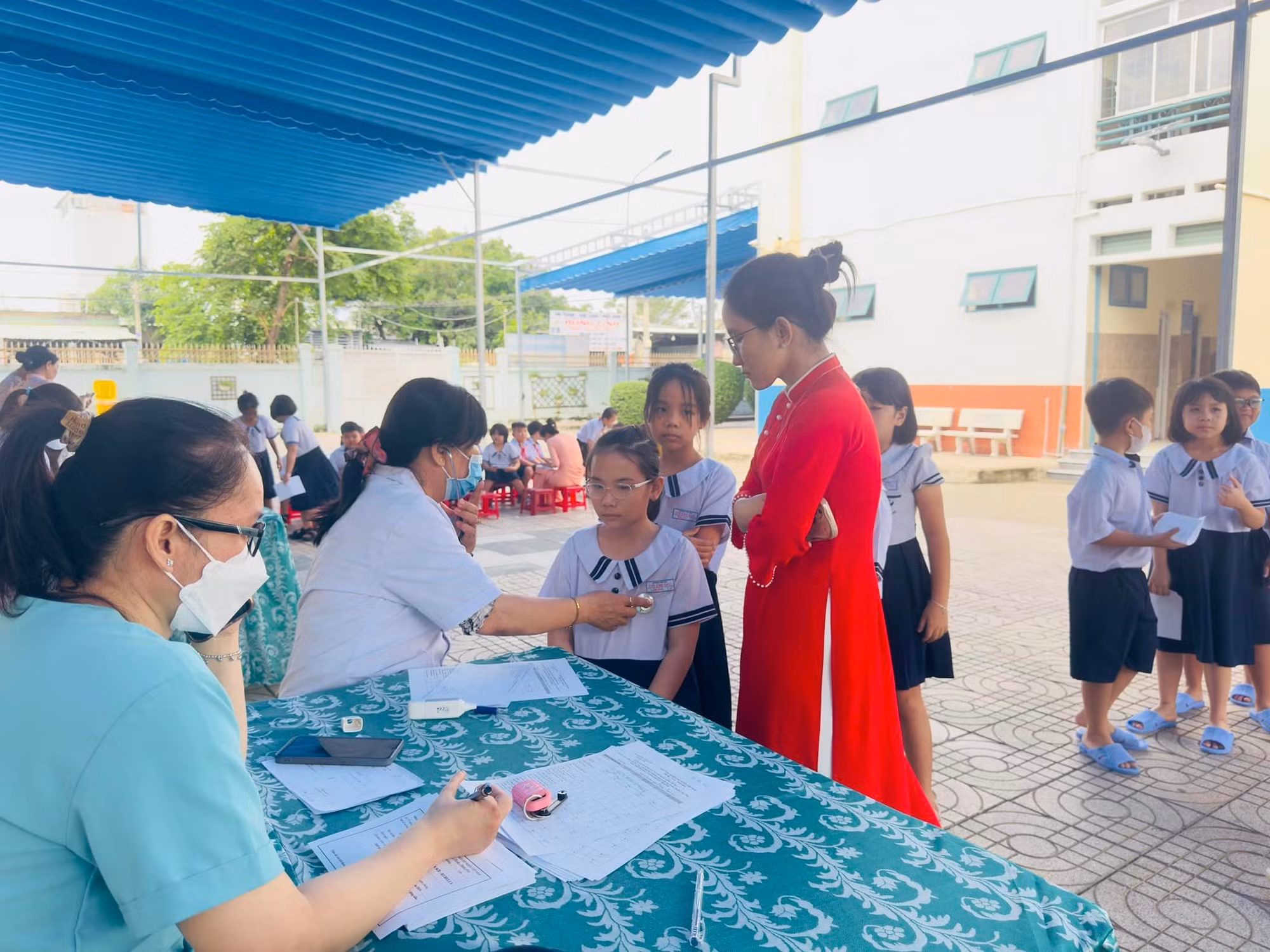 TP Hồ Chí Minh tăng tốc chiến dịch tiêm vaccine phòng chống dịch sởi -0