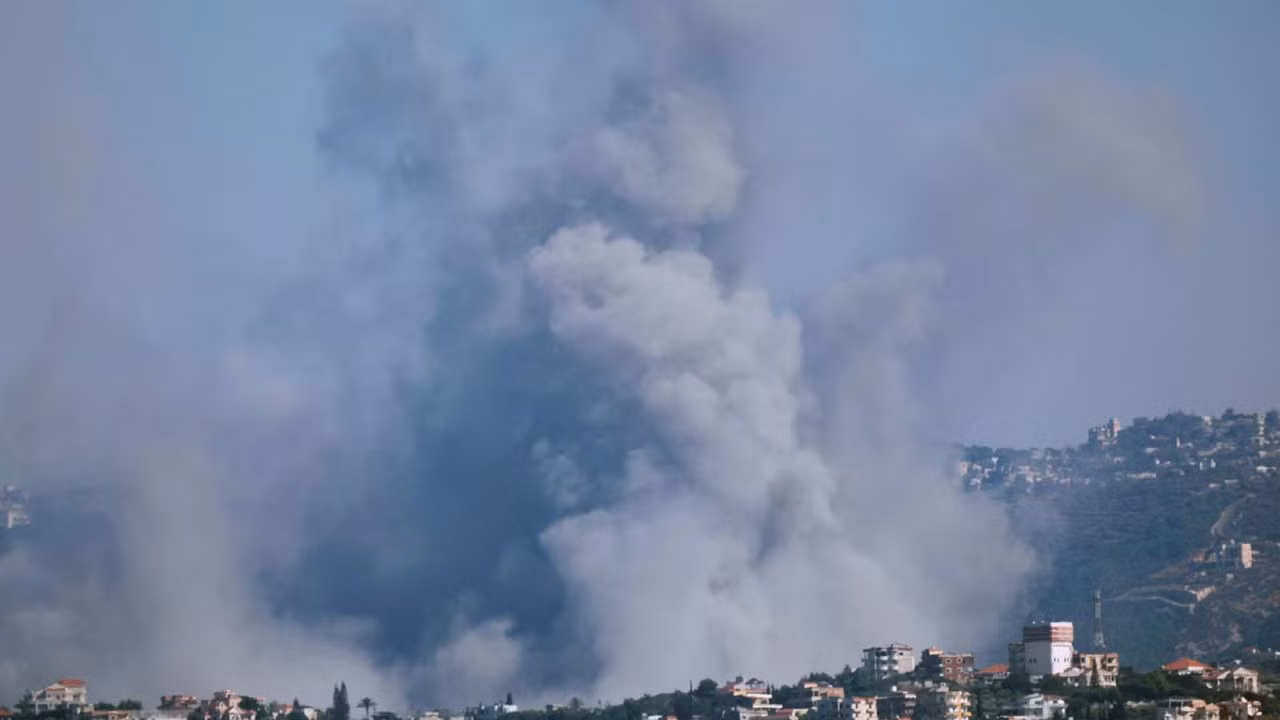 Israel dội mưa bom, tuyên bố tấn công Hezbollah 