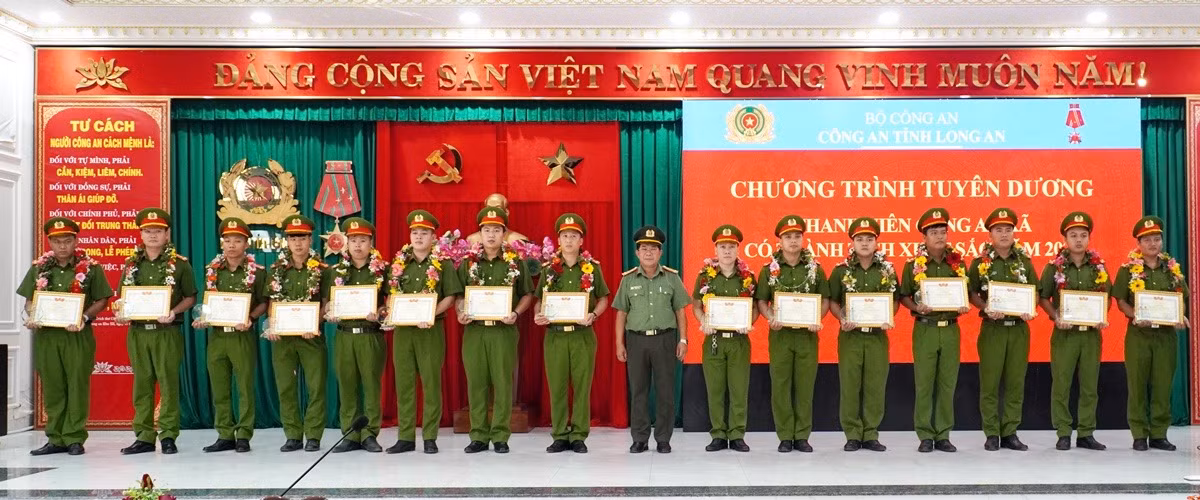 Xây dựng lực lượng Công an tỉnh Long An thật sự trong sạch, vững mạnh, chính quy, tinh nhuệ, hiện đại -0