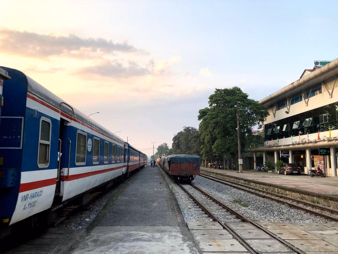  Tàu khách du lịch Hà Nội - Lào Cai hoạt động trở lại từ 23/9 -0