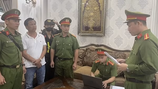 Khám xét nơi làm việc của Giám đốc Công ty TNHH Long Thái Việt