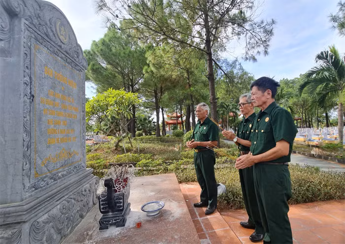 Tìm lại tên cho đồng đội -0