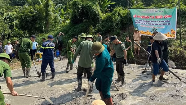 Khởi công xây 5 căn nhà Bộ Công an hỗ trợ các hộ dân bị sập do bão số 3