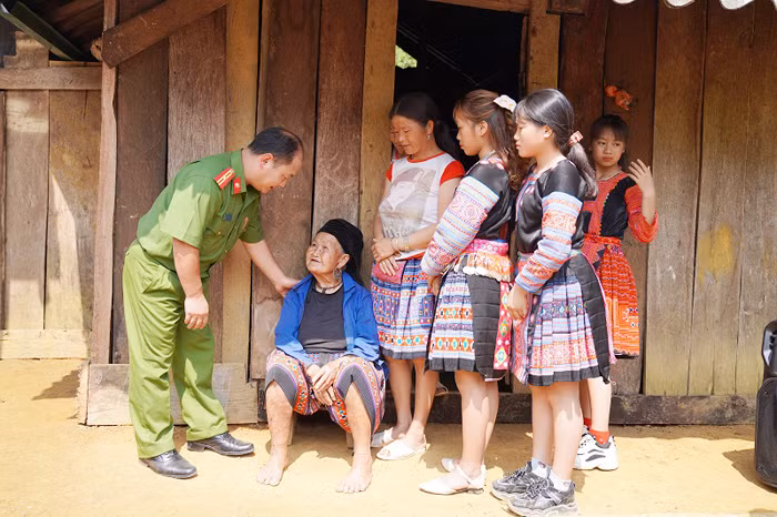 Bình yên cho cao nguyên đá -0