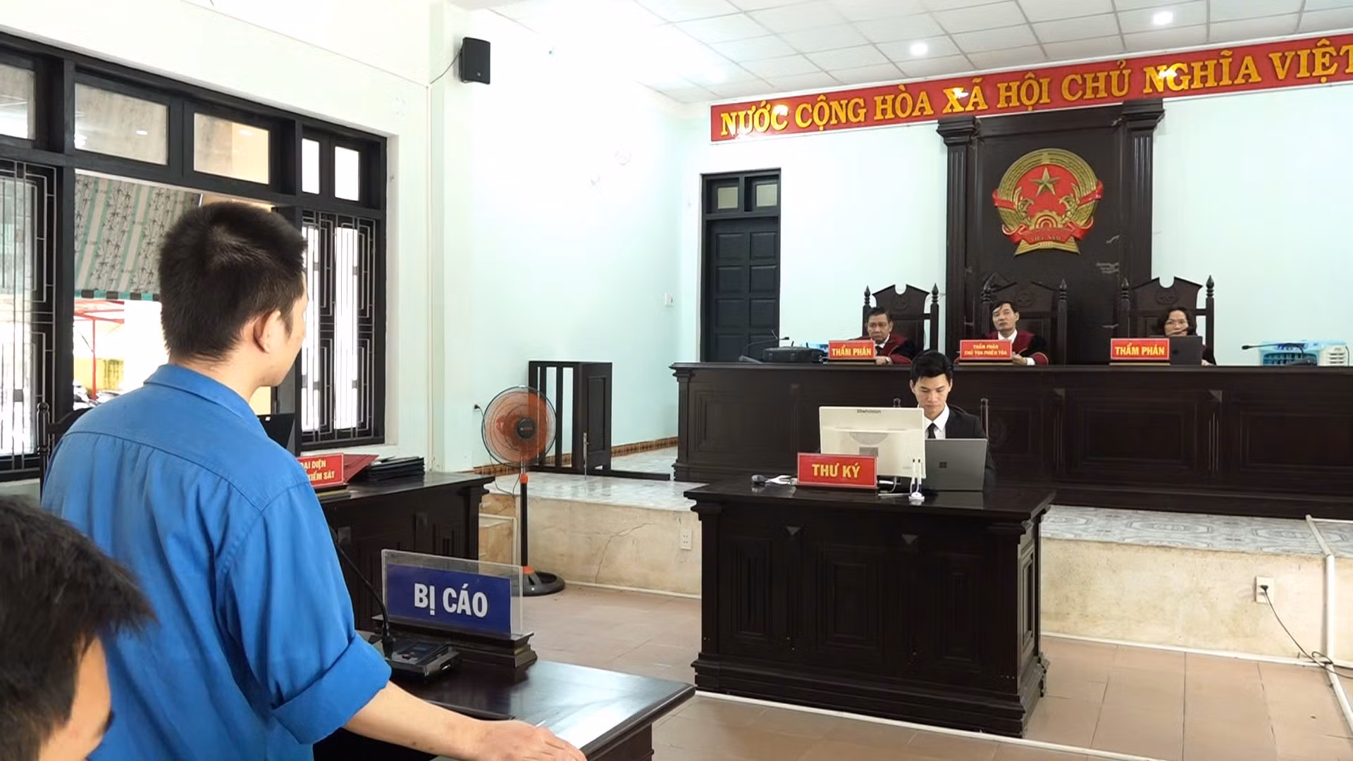 Xét xử phúc thẩm đối tượng đâm Phó trưởng Công an phường tử vong -0
