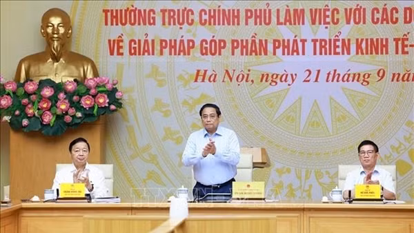 Thủ tướng chủ trì làm việc với các Tập đoàn, doanh nghiệp tư nhân lớn góp phần phát triển đất nước