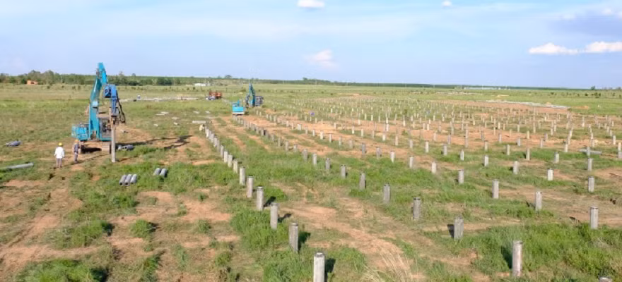 Nhà máy điện mặt trời 149 ha xây dựng trên đất rừng, địa phương biết nhưng vẫn cho khởi công? -0