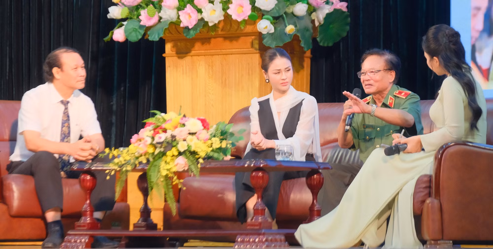 Diễn đàn “Văn nghệ sĩ với sự nghiệp bảo vệ an ninh quốc gia” -0