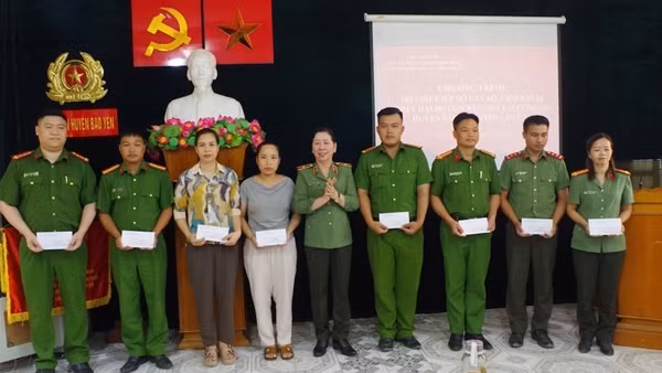 Cục An ninh chính trị nội bộ ủng hộ người dân và CBCS Công an Bảo Yên gần 1 tỷ đồng