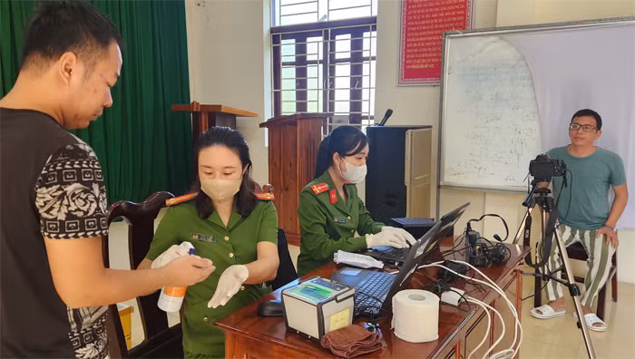 Đếm từng giờ đến ngày được đặc xá -0