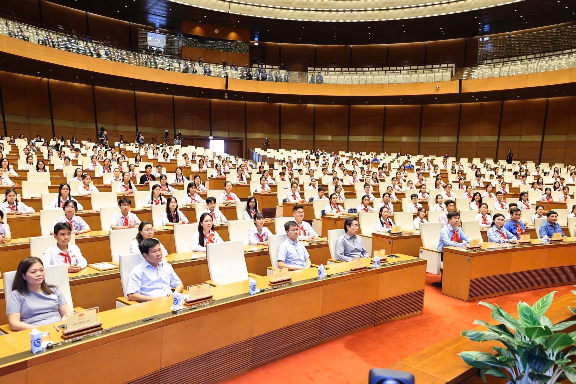 Khai mạc phiên họp giả định “Quốc hội trẻ em” lần thứ II -0