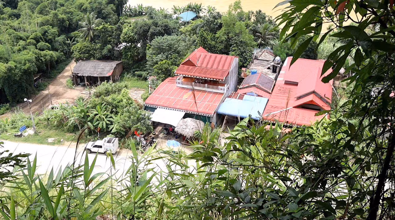 Xử lý quả đồi bị sạt lở ở huyện Quan Hoá -0