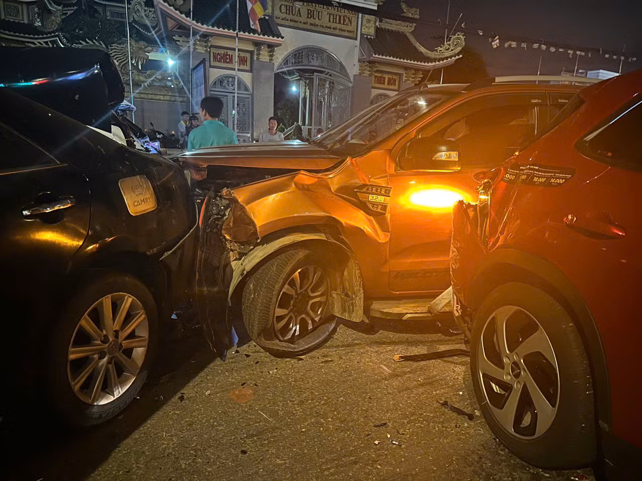 Va chạm liên hoàn giữa 8 ô tô làm giao thông tê liệt trên Quốc lộ 51 -5
