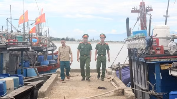 Xử lý dứt điểm tàu cá chưa đủ điều kiện, chung sức tháo gỡ "thẻ vàng" IUU