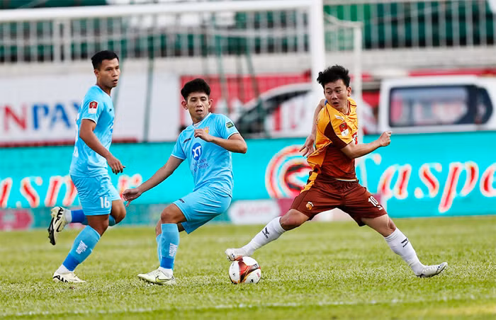 Vòng 3 V.League 2024-2025: Hoàng Anh Gia Lai đối đầu đương kim vô địch Nam Định -0