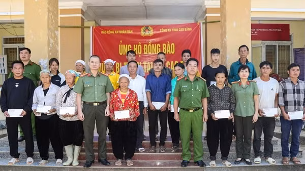 Báo CAND và nhà hảo tâm hỗ trợ người dân Cao Bằng sớm ổn định cuộc sống