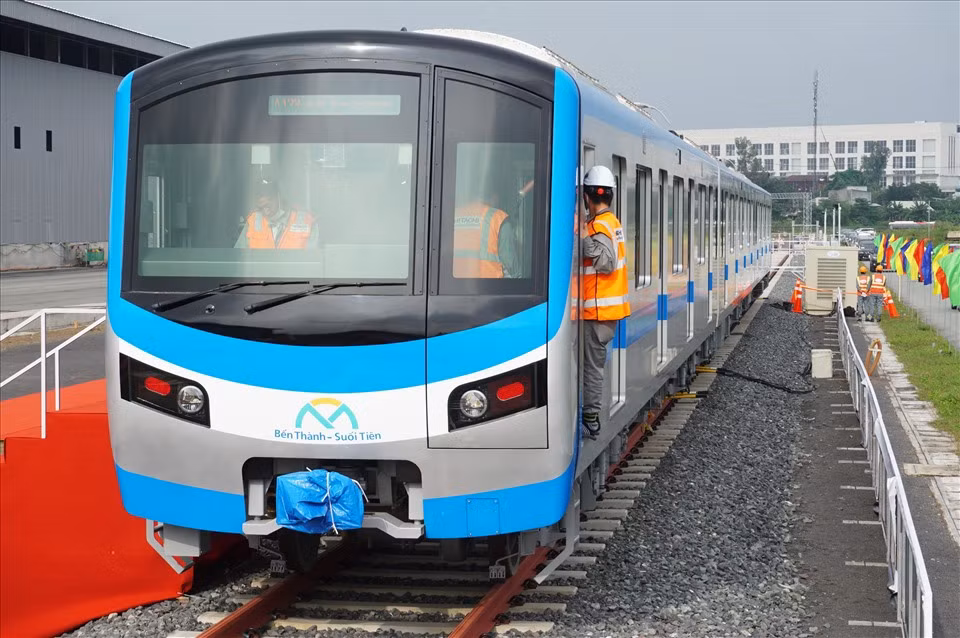 Ngày khai thác tuyến metro số 1 đã cận kề, công tác nghiệm thu, cấp phép vận hành vẫn ngồn ngang -0