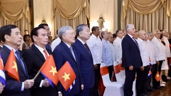 Vun đắp tình hữu nghị thủy chung Việt Nam-Cuba mãi mãi trường tồn